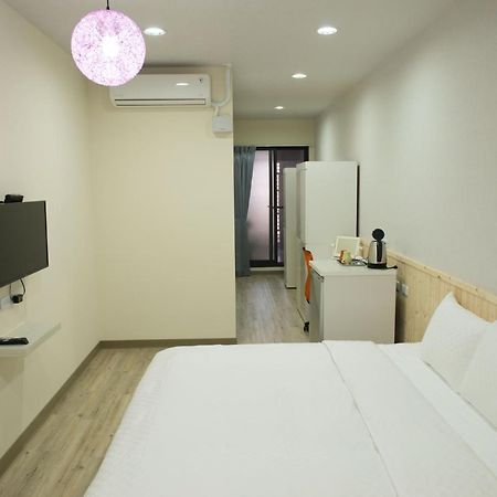 Apartament Didi House無人化自助入住#附車位有限須預約 Tainan Zewnętrze zdjęcie